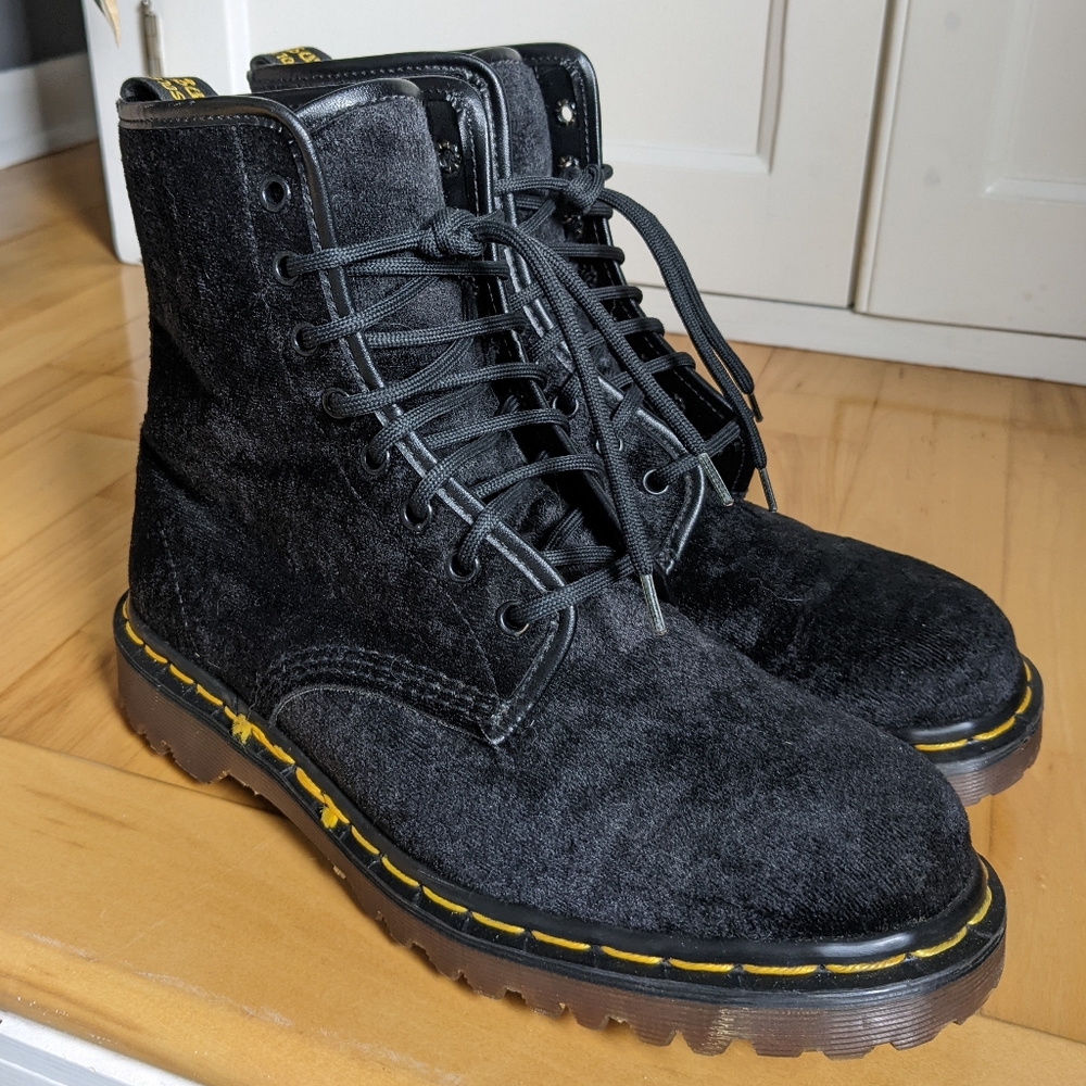 VTG MIE Velvet Dr. Martens